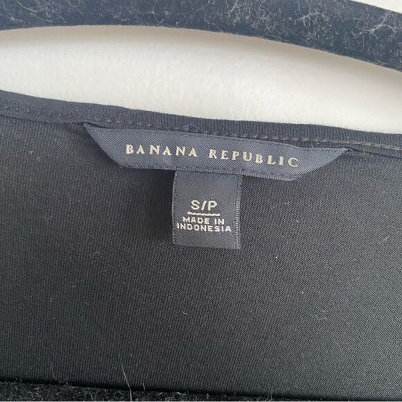 BANANA REPUBLIC black tank top - Picture 4 of 8